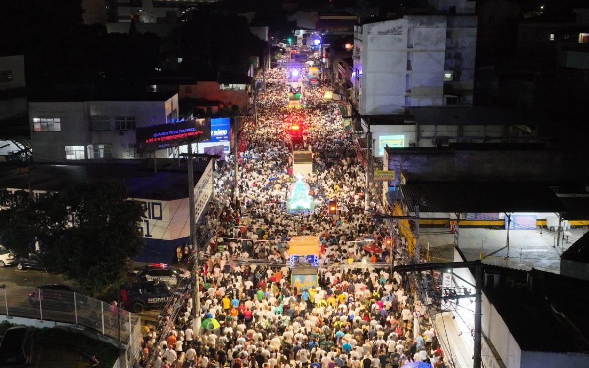 Multidão de fiéis nas ruas de Vila Velha durante a Festa da Penha. Foto: Setur/Governo do Estado