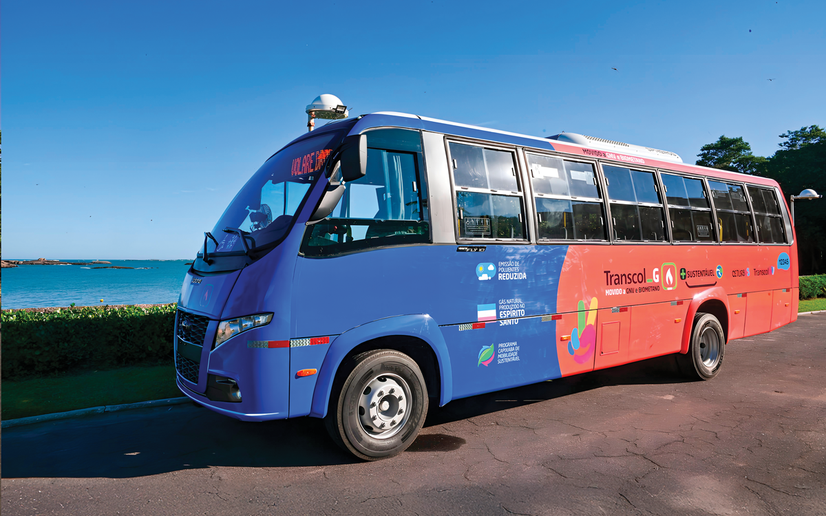 O governo do ES está testando o ônibus a gás e biometano Flu 10 9600mm urbano, fabricado pela Volare/Marcopolo, com capacidade para 21 passageiros e autonomia de até 300 km. Foto: Ceturb