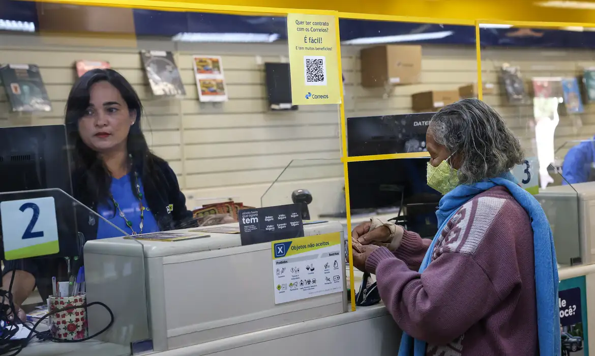 Correios fazem primeiros atendimentos a vítimas da fraude no INSS Foto: Antonio Cruz/Agência Brasil