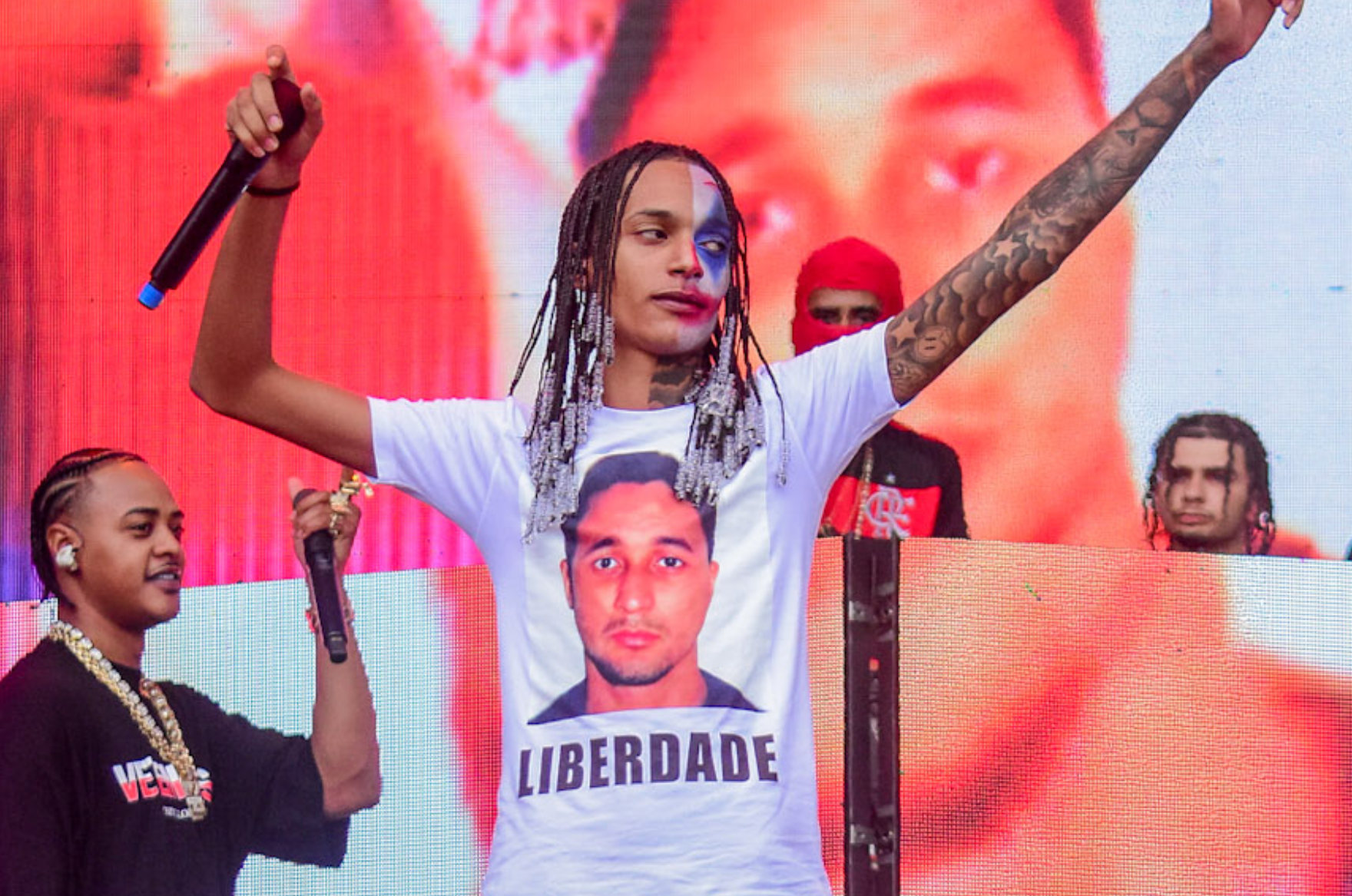 O rapper Oruam se entregou à polícia no Rio de Janeiro após ser investigado por crimes de resistência, desacato, dano e lesão corporal e envolvimento com o tráfico de drogas. Foto: reprodução