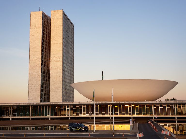 Sonde Atlas/Bloomberg aponta que 81% não confiam no Congresso, o maior índice entre 12 instituições. Apenas 12% confiam. O STF obteve 51% de desconfiança. Foto: Pierre Triboli/Câmara dos Deputados