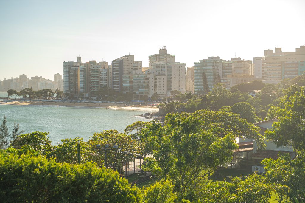 O Parque Cultural Casa do Governador fica na ponta da Praia da Costa com uma das vistas mais bonitas da cidade. Foto: Divulgação/IAC