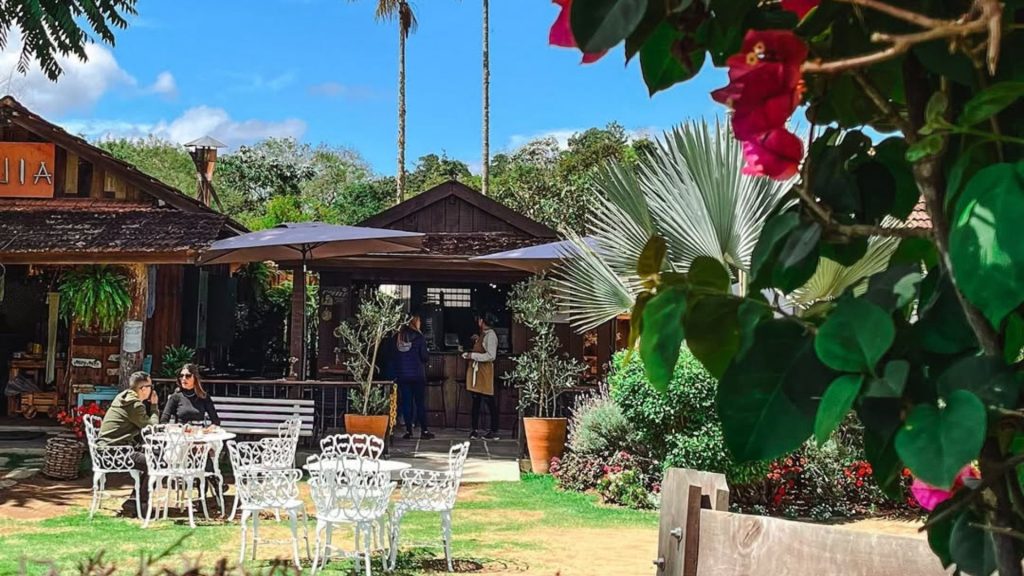 O Alice Flor e Café é um dos estabelecimentos encontrados no caminho. Foto: Instagram/@alice.flor.cafe