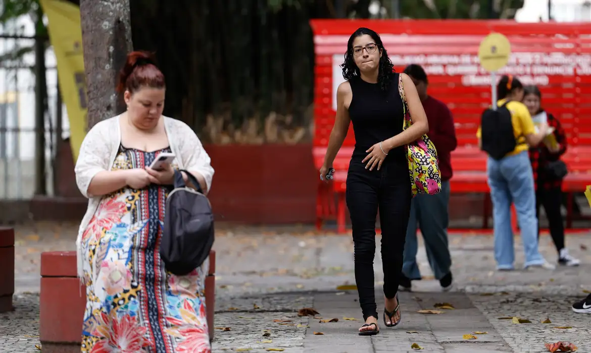 O prazo também vale para boletos com data de vencimento anterior à prorrogação das inscrições Foto: Tânia Rêgo/Agência Brasil