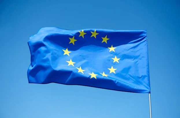 A cúpula entre Trump e Putin no Alasca gera apreensão na Europa, que teme perda de influência e o surgimento de uma nova ordem mundial. Foto: Freepik