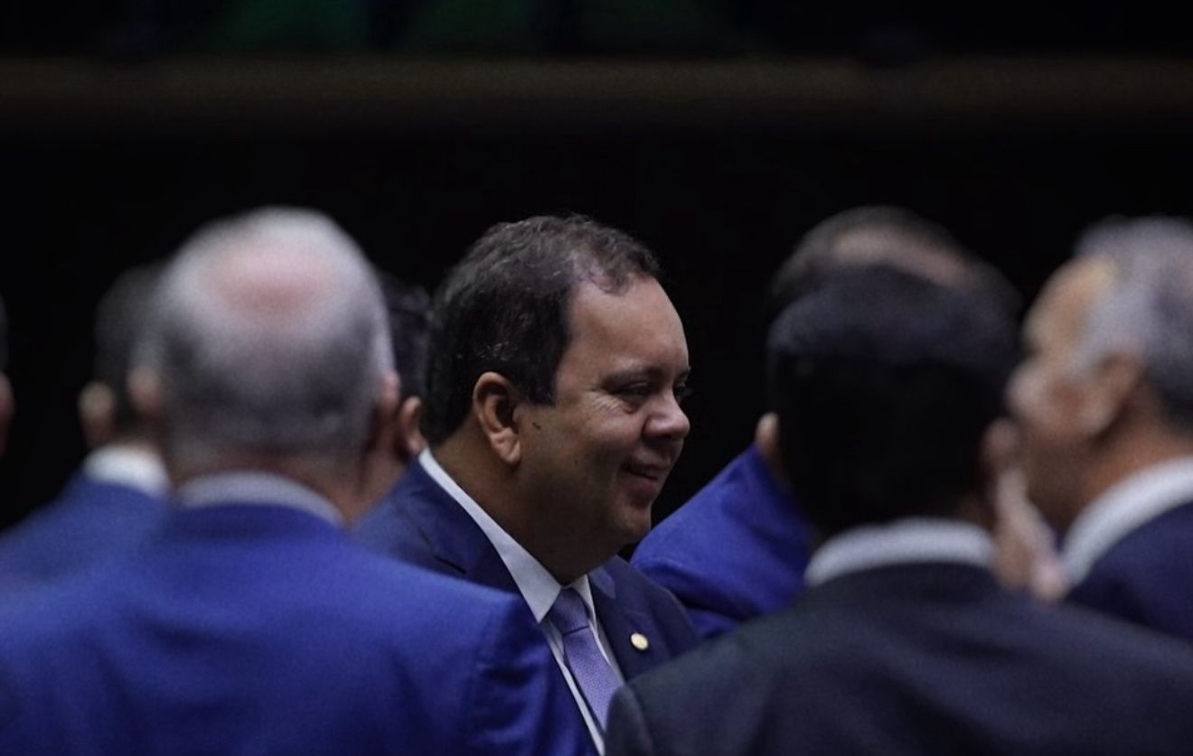 A Polícia Federal deflagrou a 5ª fase da Operação Overclean para desarticular esquema de desvio de emendas parlamentares e fraudes licitatórias. O deputado Elmar Nascimento é um dos investigados. Foto: Instagram - @deputadoelmarnascimento