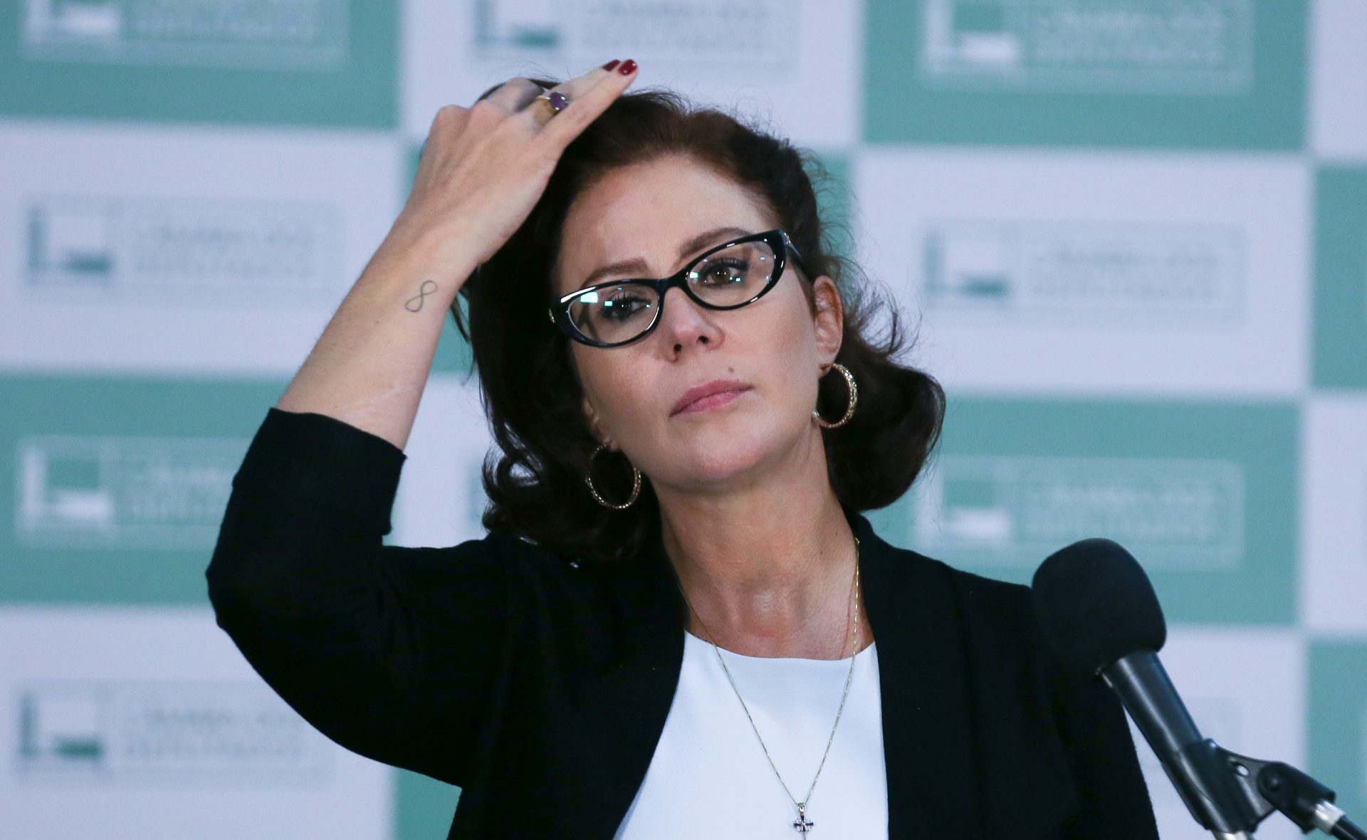 A defesa da deputada federal Carla Zambelli pediu para adiar a entrega do apartamento funcional da parlamentar e isenção de multa para a Câmara dos Deputados devido a um imbróglio. A defesa da deputada federal Carla Zambelli pediu para adiar a entrega do apartamento funcional da parlamentar e isenção de multa para a Câmara dos Deputados devido a um imbróglio. Foto: Lula Marques/ Agência Brasil