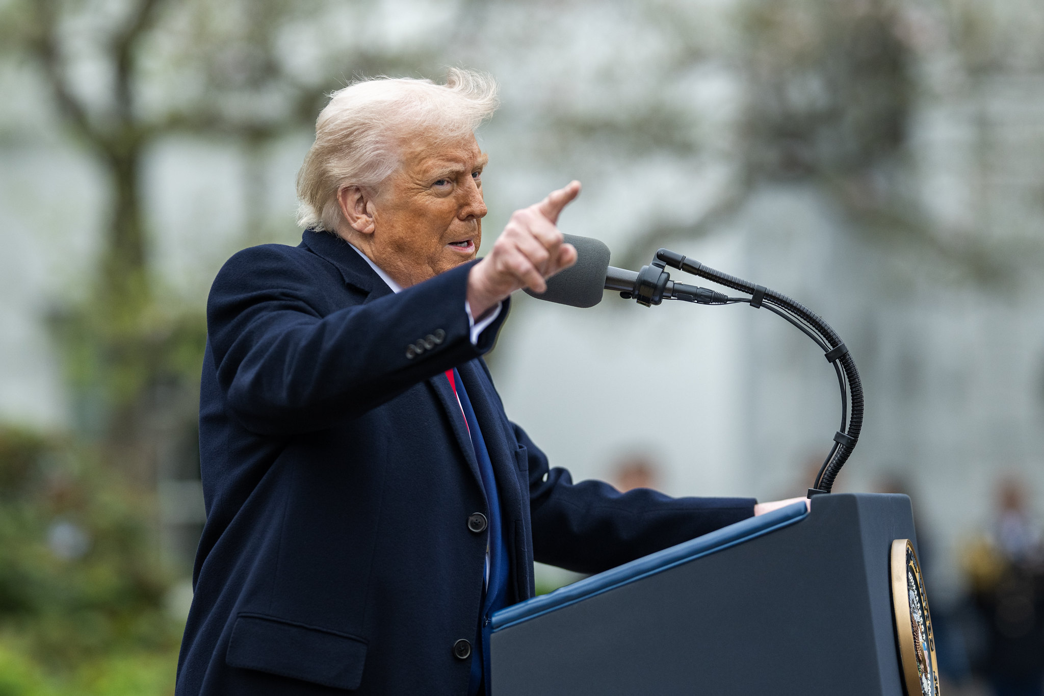 O presidente dos Estados Unidos, Donald Trump, informou, nesta quarta-feira, 9, que a tarifa sobre produtos importados do Brasil será de 50%, com início a partir de 1º de agosto. Foto: Daniel Torok/ White House