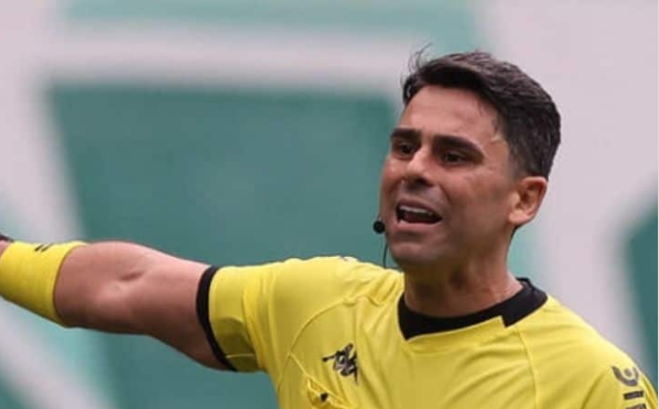 O Vasco da Gama reclama o desempenho do árbitro Flavio Rodrigues de Souza e pede afastamento imediato à CBF. Foto: reprodução