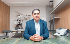 O cirurgião Cesar Filho alerta sobre necessidade de consultas oftalmológicas. Foto: Divulgação