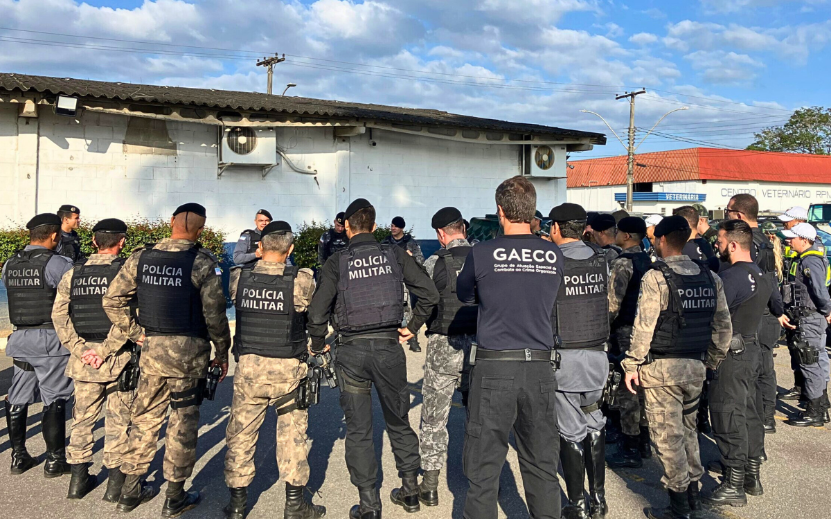 Policiais que participaram das operações contra o esquema criminoso. Foto: MPES
