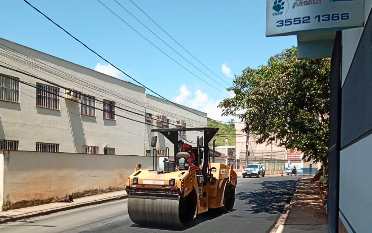 Recapiamento asfáltico em cidade do interior do Estado. Foto: Detran ES