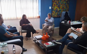 Represenantes da Ufes e da Prefeitura de Afonso Cláudio em reunião em Vitória. Foto: Adriana Damasceno e Prefeitura de Afonso Cláudio