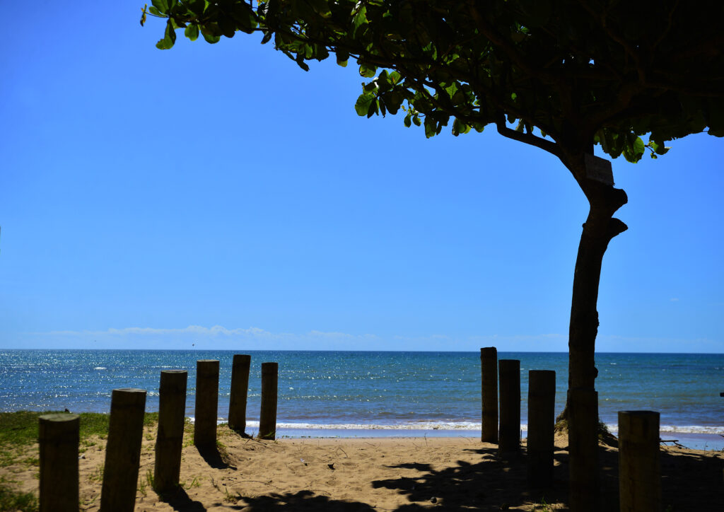 Praia de Bicanga: conheça esse refúgio sereno com vila de pescadores