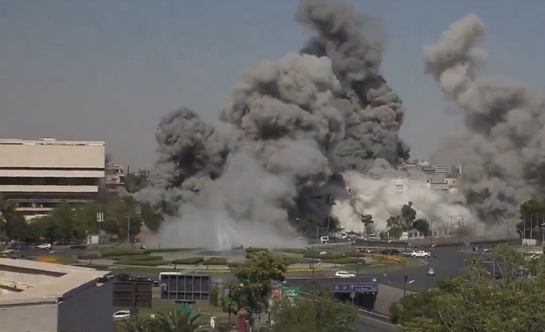 Israel ataca Síria após conflito entre minorias drusas e beduínos. Aviões israelenses bombardearam a cidade síria de Sweida em uma ofensiva militar. Foto: reprodução da web