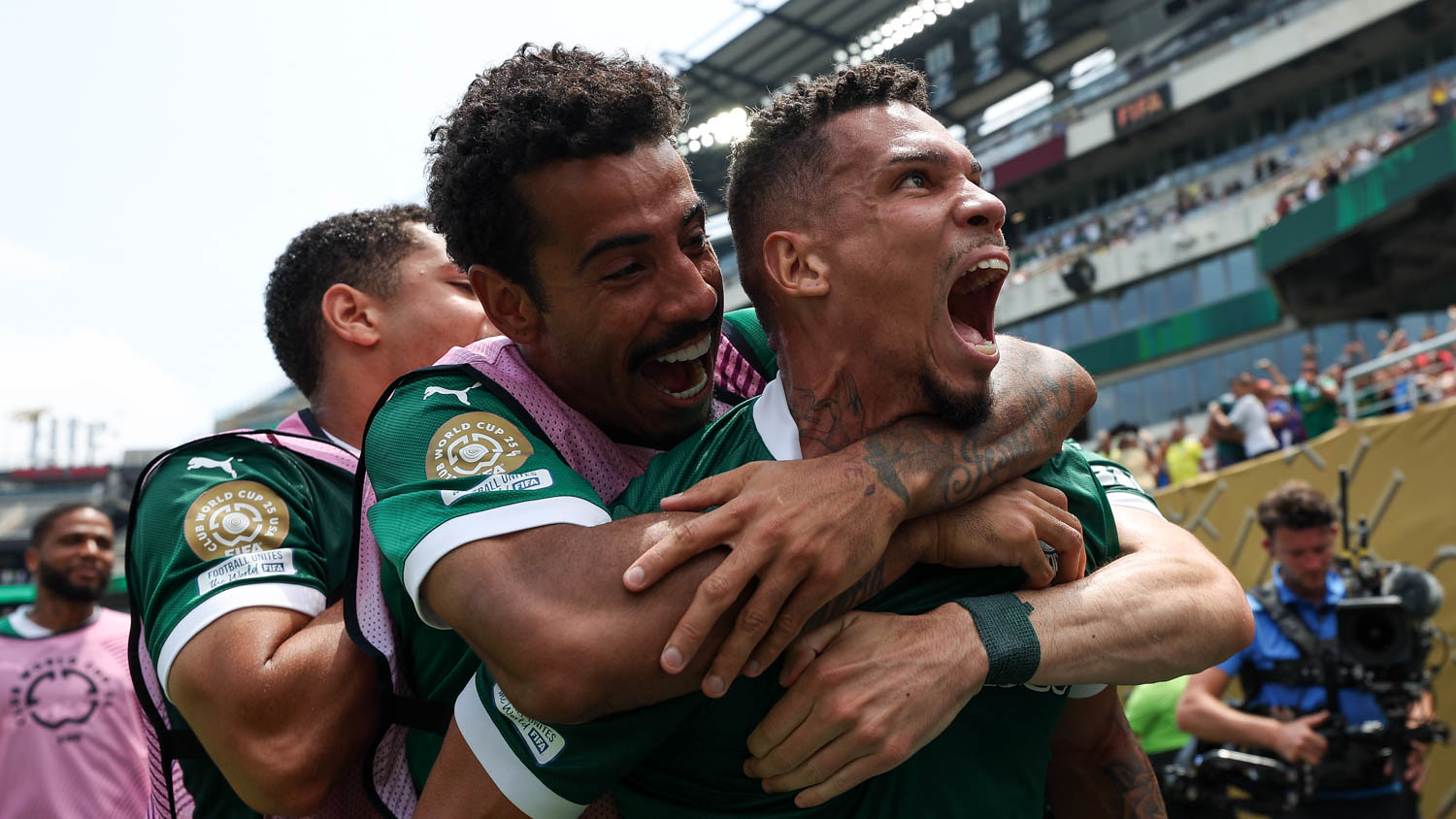 Palmeiras e Chelsea se enfrentam no Mundial em uma partida crucial para os brasileiros. O treinamento e a linha de três defensores são apenas alguns dos principais temas. Foto: Cesar Greco/Palmeiras/by Canon