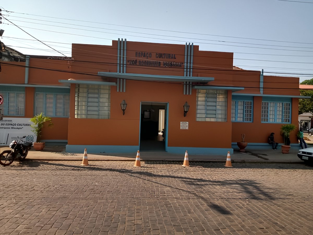 A Casa da Cultura Zoé Rodrigues Misságia, no centro de Iconha, foi atingida por chuvas e fechada temporariamente em 2020 - Foto: Divulgação/Prefeitura de Iconha