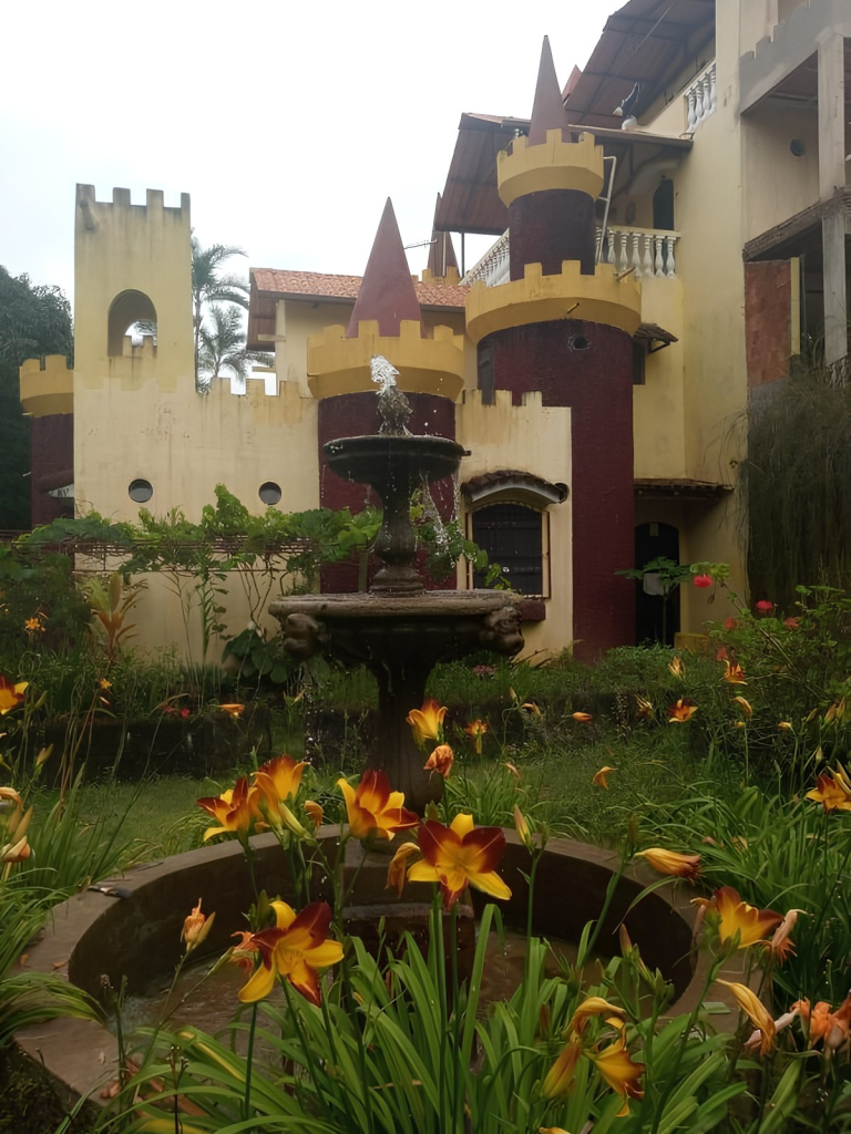 Castelinho Santa Bárbara é sonho realizado de família no Caparaó