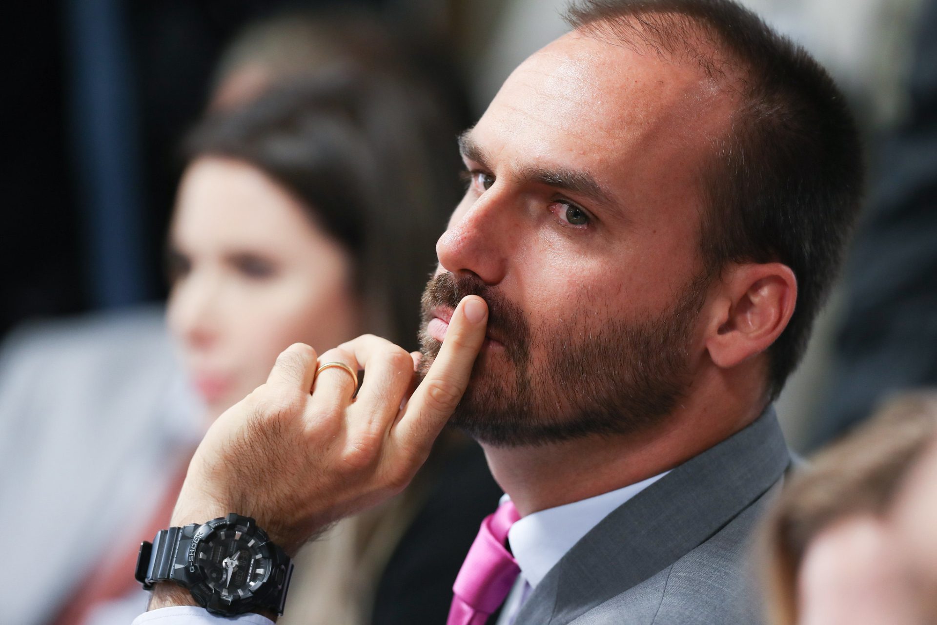 Eduardo Bolsonaro insinua que assalto a familiares em Resende tem ligação com decisões de Alexandre de Moraes. Polícia Militar investiga. PF e STF não comentam. Foto: Fotos Públicas