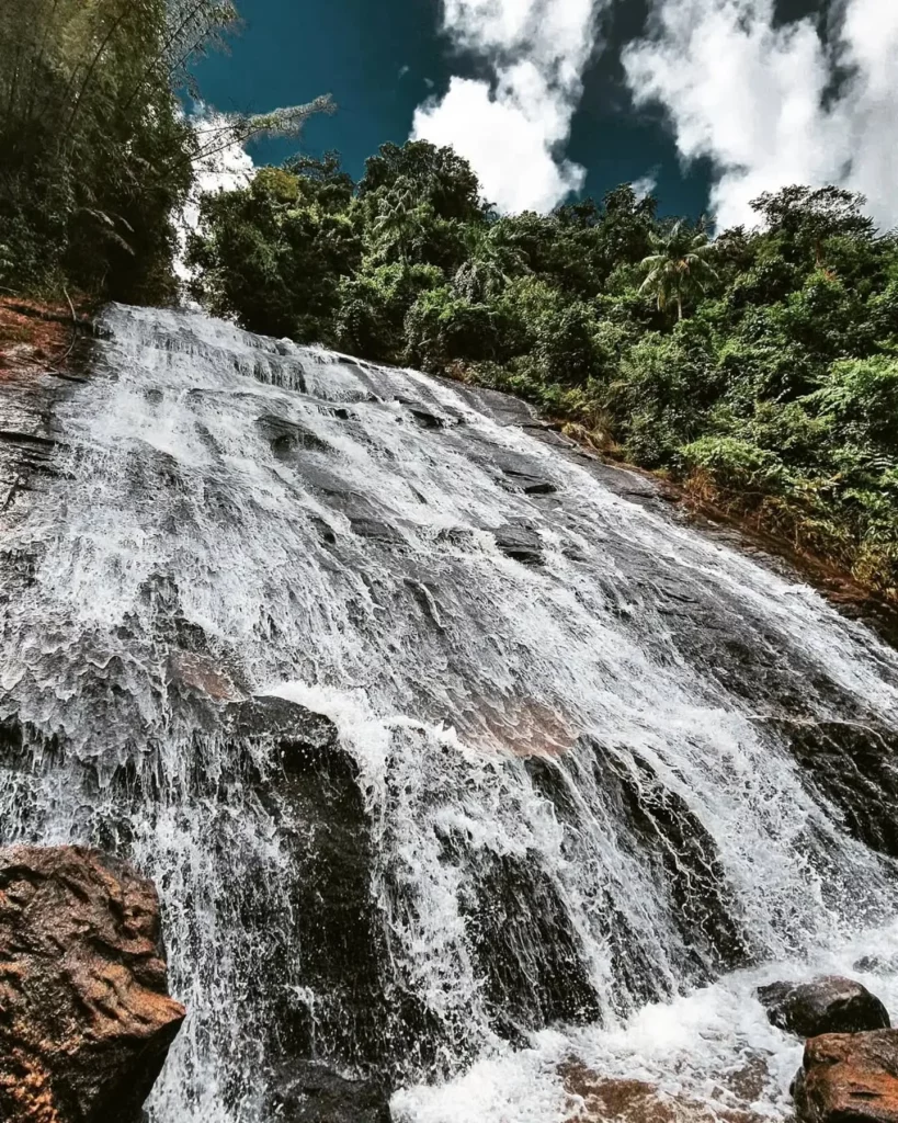 Cascata do Galo: queda d'água deslumbrante em Domingos Martins
