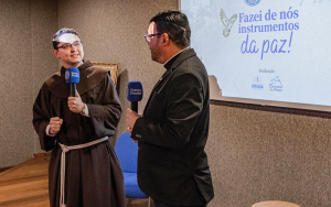 Frei e Padre no lançamento da Festa da Penha 2026. Foto: Divulgação