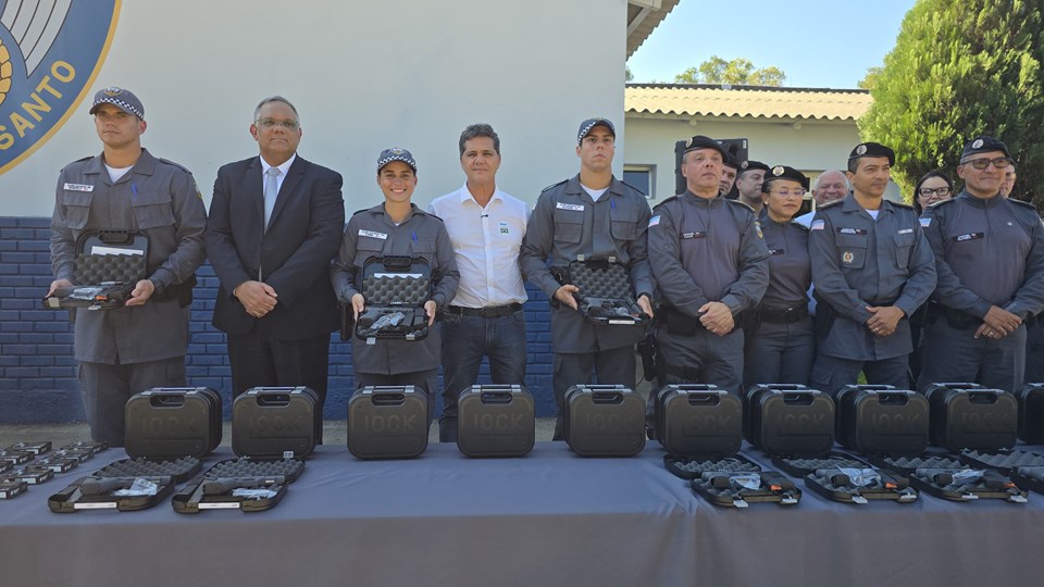 Governo do ES entrega mais de 2 mil novas pistolas Glock à PMES