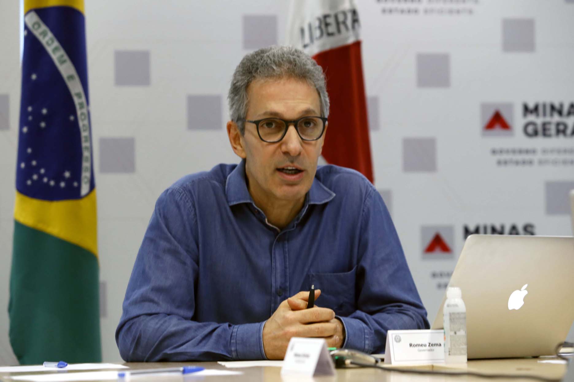 Romeu Zema (Novo) reitera críticas a Eduardo Bolsonaro por atuação nos EUA, defende interesse nacional e oficializa pré-candidatura à Presidência, mirando 2026. Foto: Fotos Públicas
