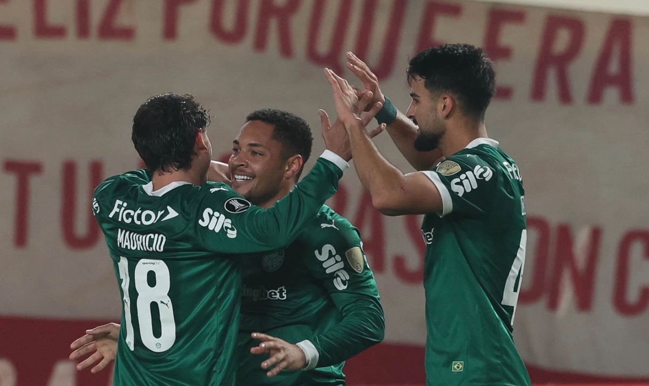 Palmeiras arrasa Universitario por 4 a 0 na Libertadores, com atuação de gala de Vitor Roque e Flaco López. O Verdão se aproxima das quartas de final. Foto: reprodução/Instagram/@Palmeiras