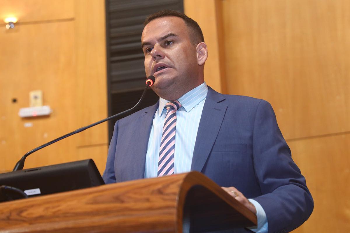 Denninho Silva postou um vídeo falando sobre o apoio a Ferraço por meio de Euclério. Foto: Ellen Campanharo