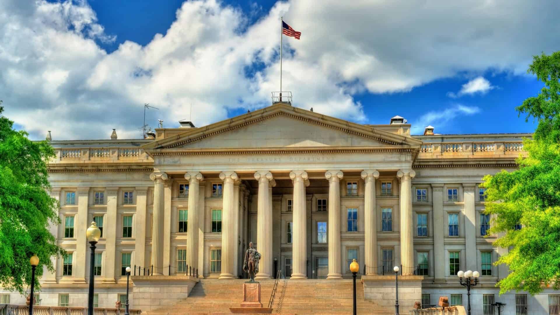 OFAC sanciona rede norte-coreana por fraude de TI e uso de criptomoedas para financiar armas/ Fachada do Departamento do Tesouro dos Estados Unidos. Imagem: Leonid Andronov / iStock