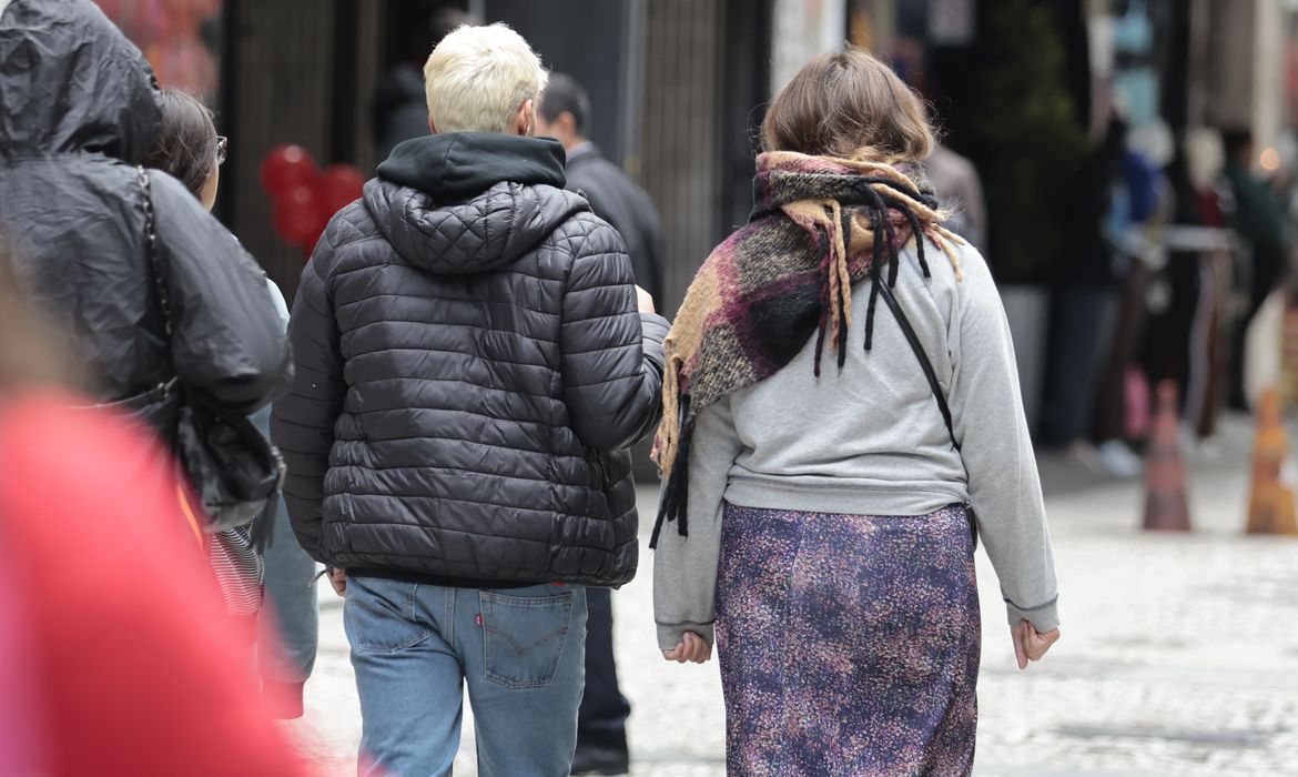 Brasil se prepara para forte massa de ar polar. Temperaturas caem no Sul, Sudeste e Centro-Oeste, com risco de geada e chuva congelada. Foto: © Paulo Pinto/Agência Brasil