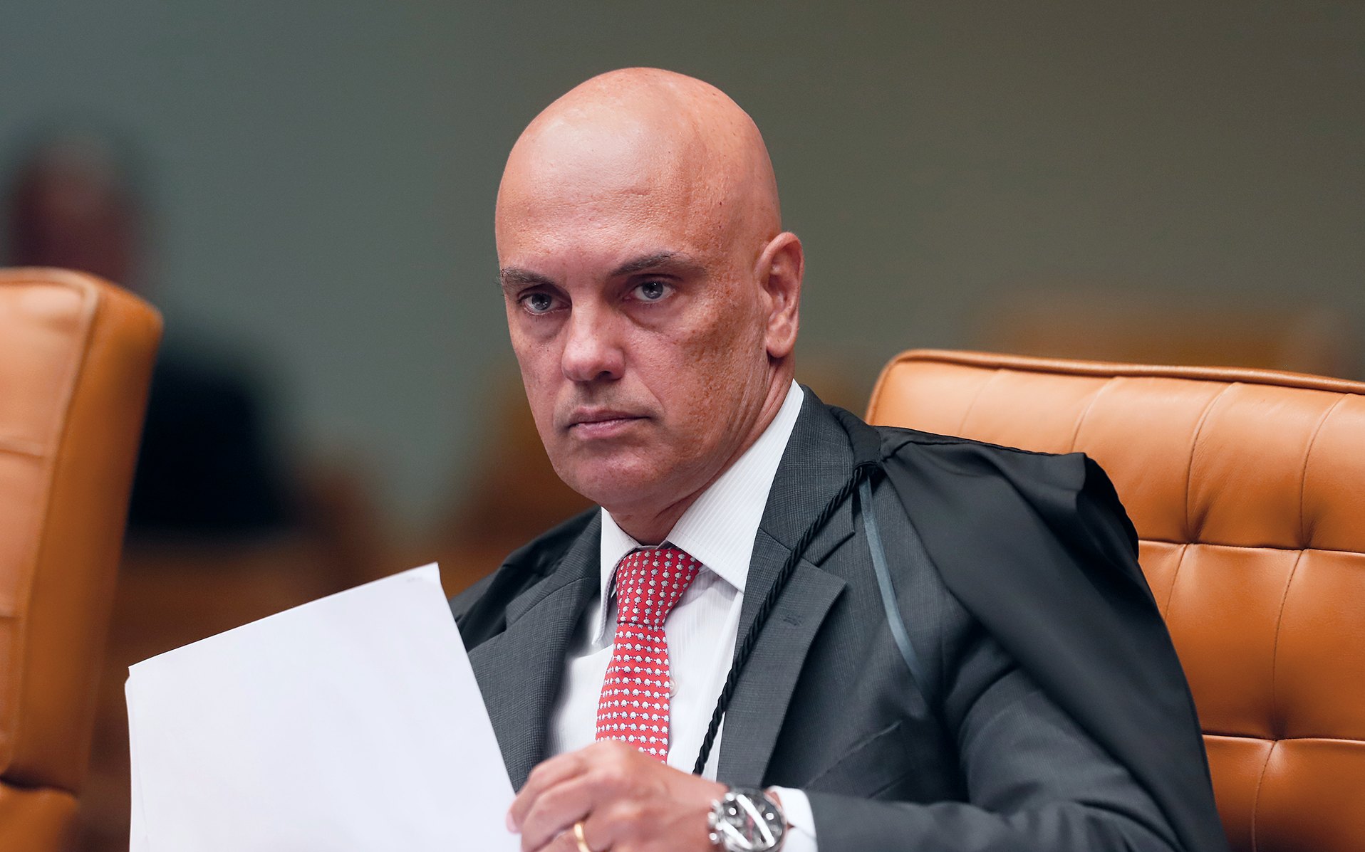 Moraes libera Bolsonaro para exames médicos