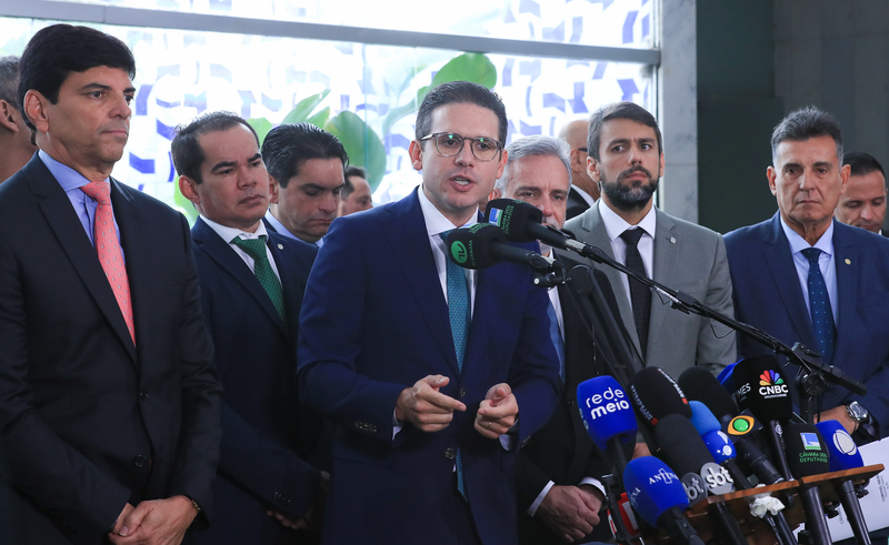Presidente da Câmara, Hugo Motta, anuncia pauta de projetos para proteger crianças em redes sociais. A iniciativa é motivada pela denúncia de Felca sobre a 