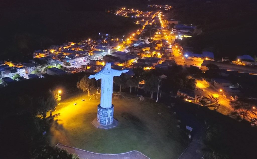 Cristo Redentor de Guaçuí oferece vista panorâmica da região