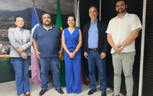 Representantes da Samarco e da Prefeitura de Guarapari. Foto: Prefeitura de Guarapari