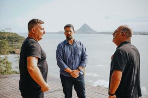 As obras já estão a todo vapor. O projeto é focado no ecoturismo, com passarelas, decks de madeira e mirante com aquele visual de tirar o fôlego