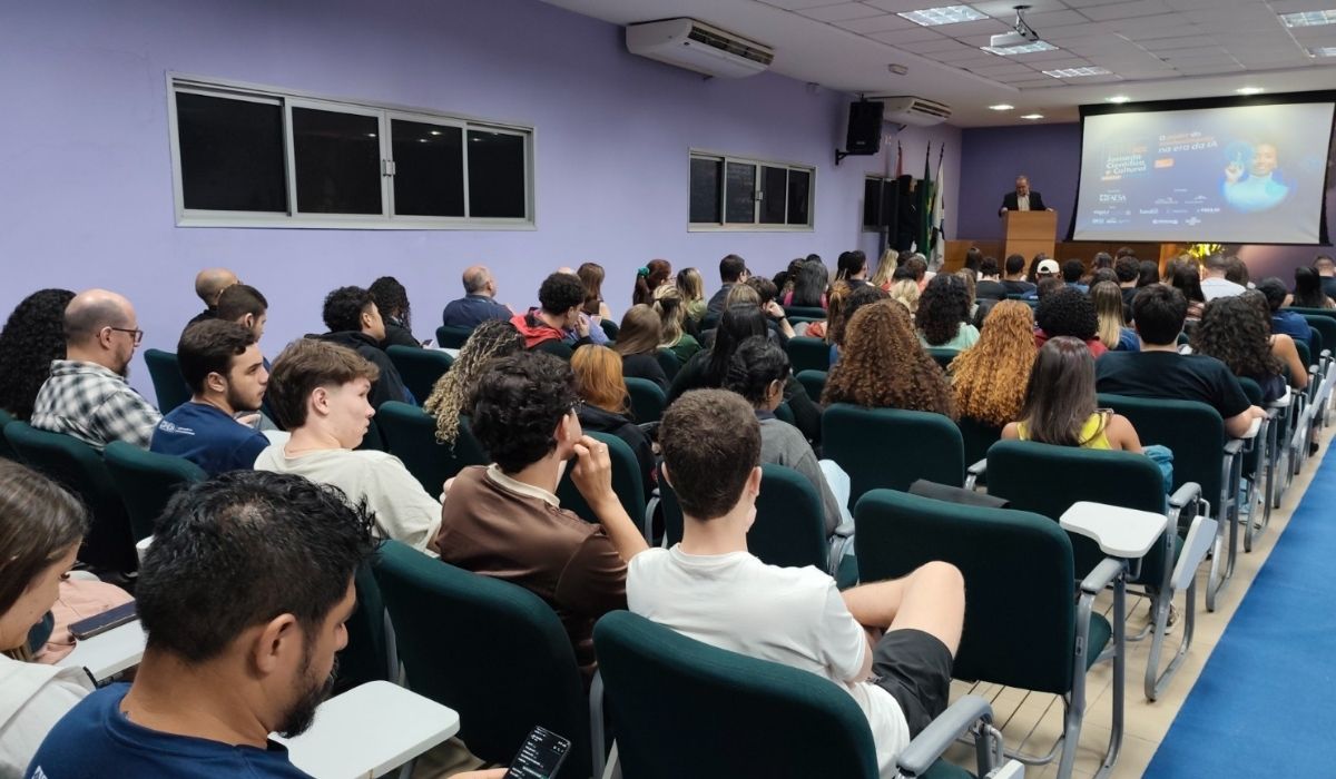 Até o dia 28 de outubro, estudantes, professores, profissionais e a comunidade participam de palestras, painéis, minicursos e apresentações de trabalhos científicos. Foto: divulgação