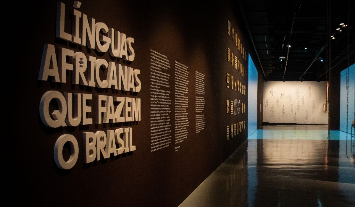 Línguas africanas que fazem o Brasil, no Museu da Língua Portuguesa. Foto: Guilherme Sai