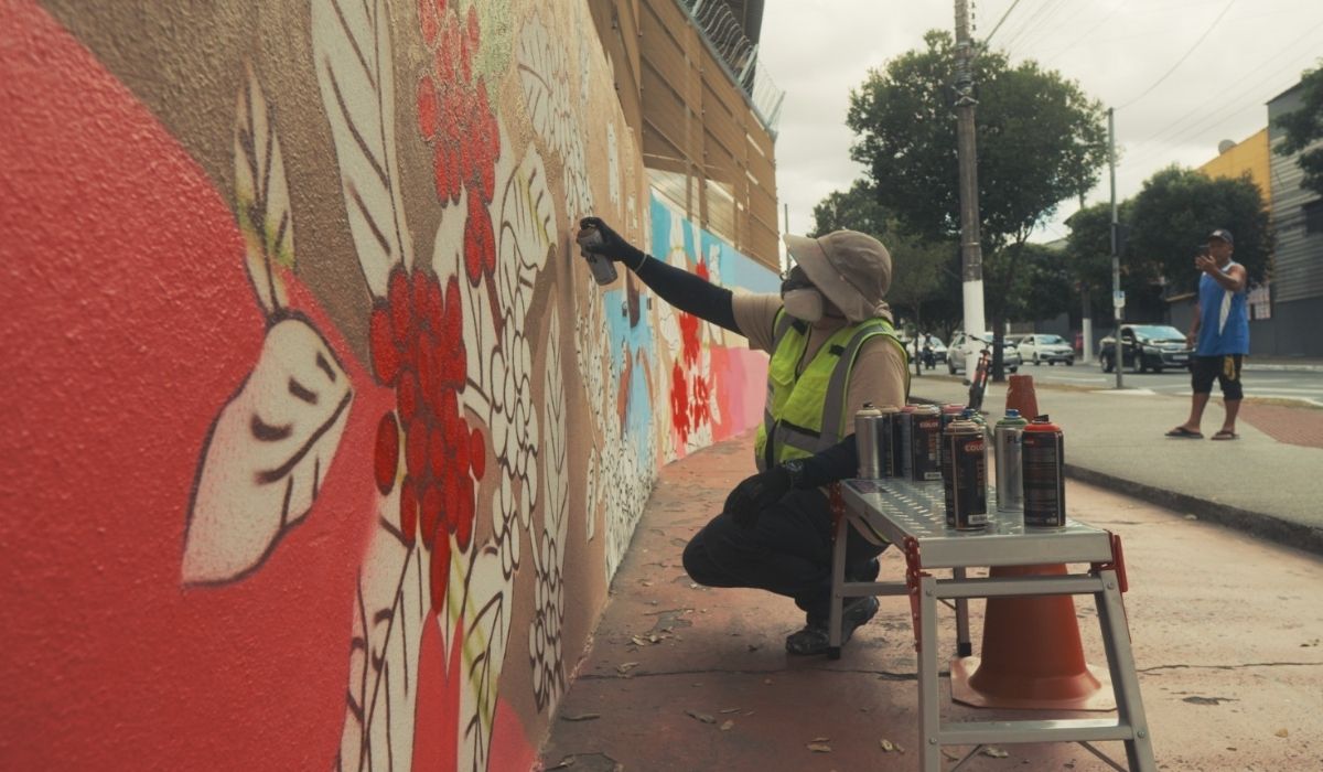 Mural gigante contará a história do Porto de Vitória Raí Bolzan é o artista responsável. Foto divulgação