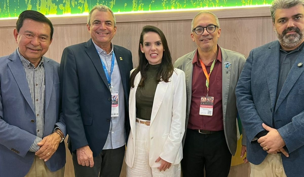 Na foto, a comitiva capixaba formada por Valdeir Nunes (Presidente do Conselho Estadual de Turismo), Gustavo Guimarães (Coordenador da Câmara Empresarial do Turismo da Fecomércio em Guarapari), Lorena Vasquez (Subsecretária de Turismo do ES), Fernando Otávio (Secretário de Turismo de Guarapari)e Richard Alves (Consultor do Sebrae). Foto: Prefeitura de Guarapari