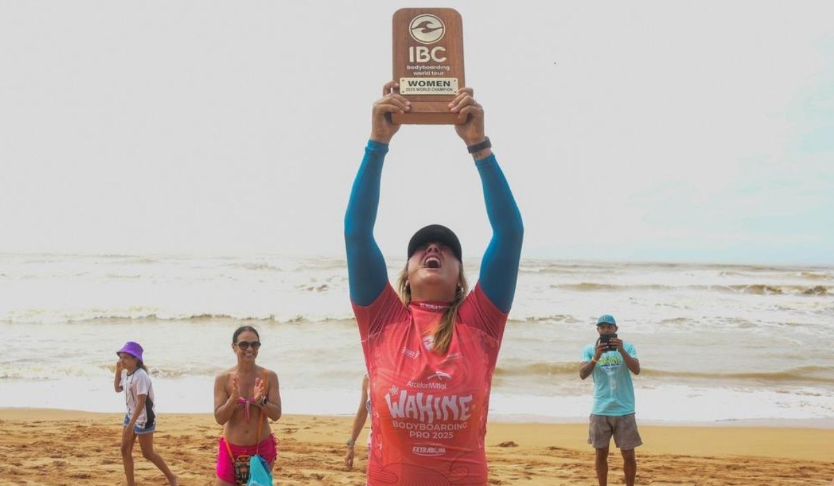 Alexandra Rinder, a número 2 do mundo, é a campeã do Circuito Mundial de Bodyboarding 2025 na categoria Profissional. Foto: Gabriel Lordello / Mosaico