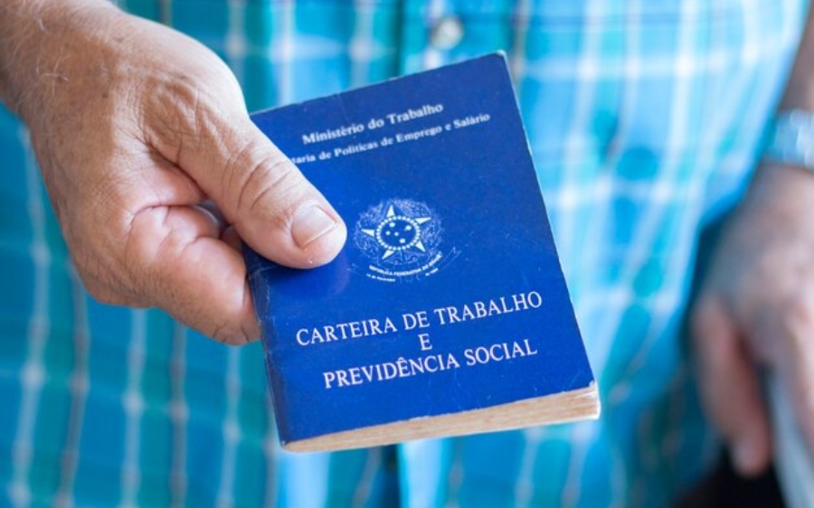 IBGE revela que taxa de desocupação no Brasil se mantém em 5,6% até agosto, o menor patamar histórico - Foto por: Gustavo Melossa/ Freepik