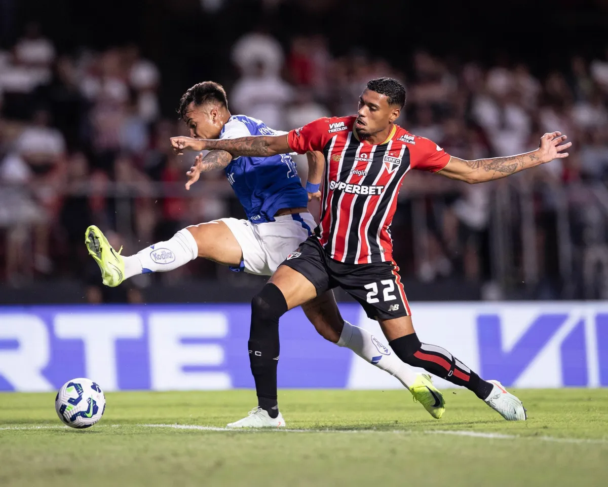 São Paulo, mesmo com mais posse de bola, foi derrotado pelo Cruzeiro por 1 a 0 no Mineirão/ Foto: Marco Galvão/Cruzeiro