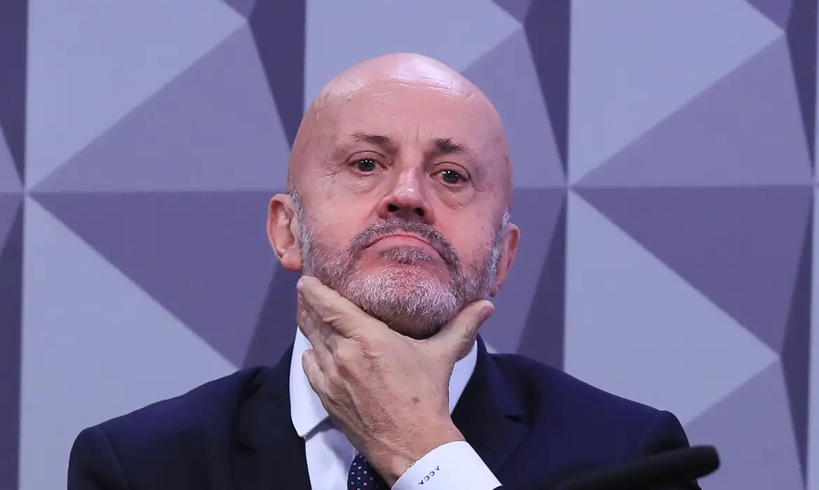 Antônio Carlos Antunes, conhecido como 'Careca do INSS', depõe na CPMI e anuncia entrega de vasta documentação à PF para comprovar sua inocência e a legalidade - Foto: Lula Marques/Agência Brasil