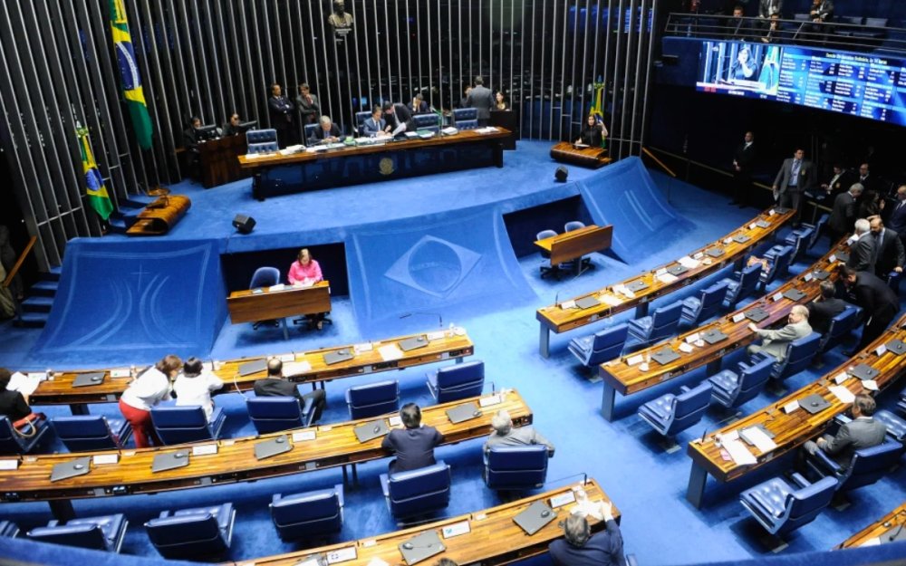 Senado aprova PL de isenção do IR para até R$ 5 mil, pressionando a Câmara. Ação revela embate Calheiros x Lira e busca destravar agenda tributária - Foto: Reprodução