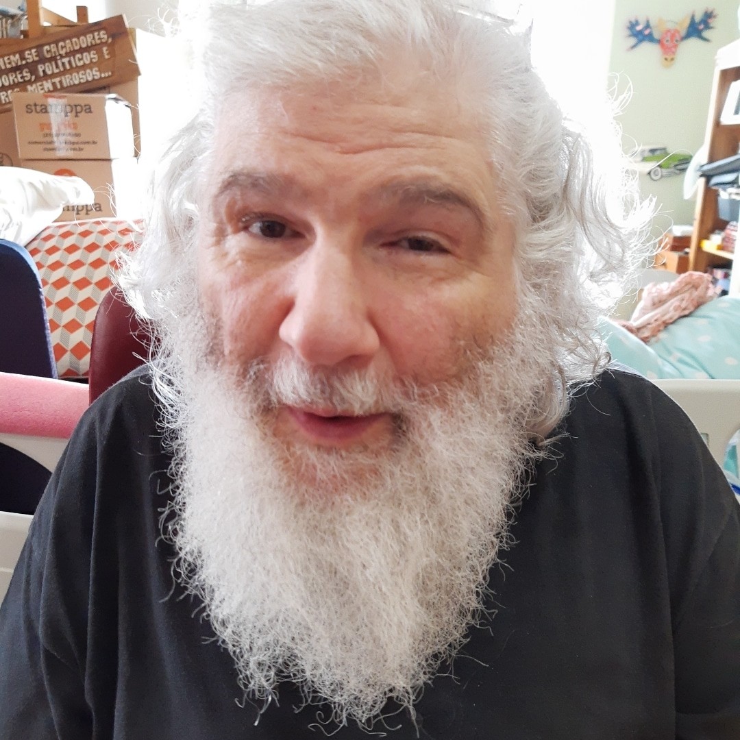 O renomado cineasta Silvio Tendler morre aos 75 anos no Rio de Janeiro. Deixa um legado de mais de cem obras e a semente da justiça social. Velório no domingo/ Reprodução: Instagram - silviotendler