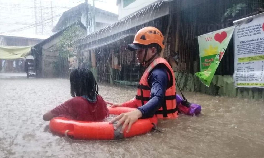 O supertufão Ragasa causa estragos nas Filipinas, forçando evacuações e fechamentos. Com ventos intensos, o fenômeno avança sobre Taiwan, Hong Kong e China - Foto: Reprodução