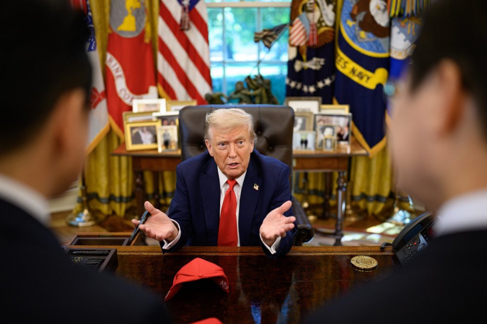 Donald Trump, então presidente, abordou o conflito em Gaza, indicando um acordo próximo, e a iminente paralisia do governo dos EUA devido a impasse - Foto por: Emilly J Higgins/ Fotos Públicas