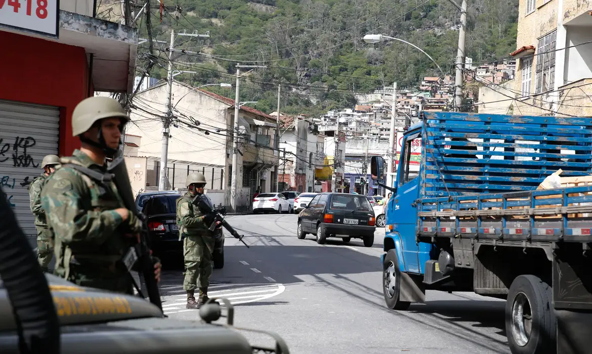 Rio anuncia plano de reocupação em comunidades com apoio federal e PMs inativos, cumprindo decisão do STF para ampliar presença estatal e reduzir violência - Foto: Tomaz Silva/Agência Brasil