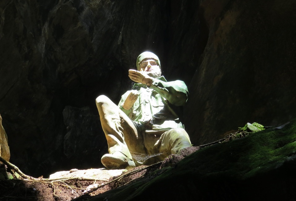 Gruta de São Quirino: história e revolução em Irupi Gruta de São Quirino: história e revolução em Irupi